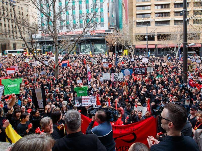 Teachers in SA have called off further industrial action as negotiations progress with government. (Matt Turner/AAP PHOTOS)